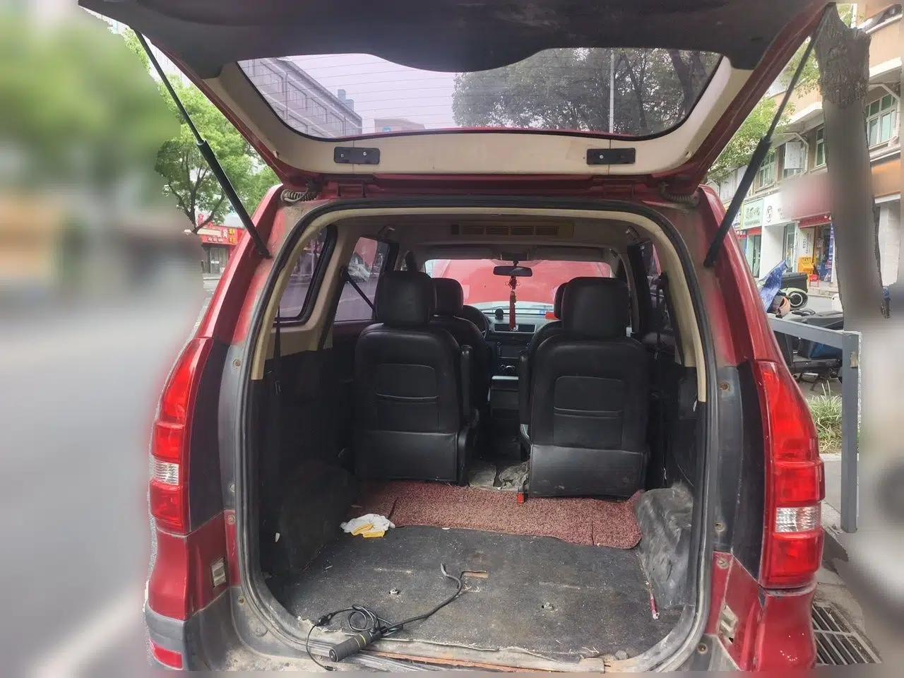 Dongfeng Fengon 360 2015 1.5L Manual Luxury 7-Seater China IV Standard — миниатюра 19