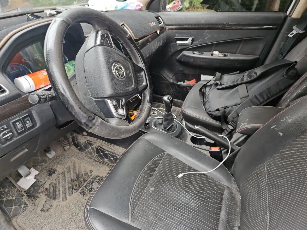 Dongfeng Fengon 360 2015 1.5L Manual Comfort 7-Seater China IV Standard — миниатюра 15