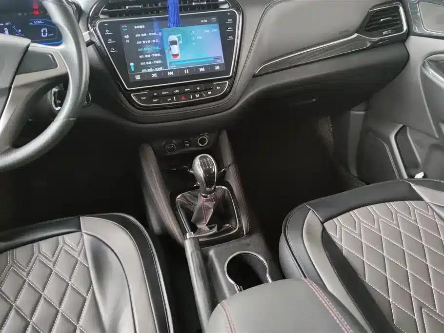 Changan Oushang A800 2017 1.6L Manual Comfort Model — миниатюра 16