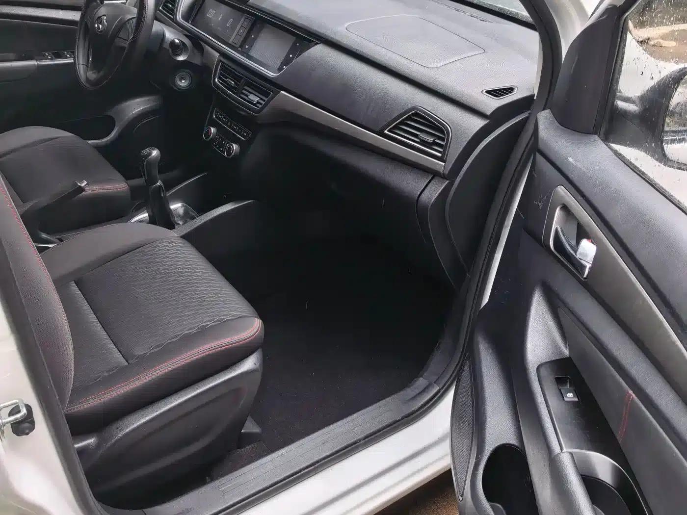 Changan Oushang A600 2017 1.5L Manual Elite — миниатюра 8