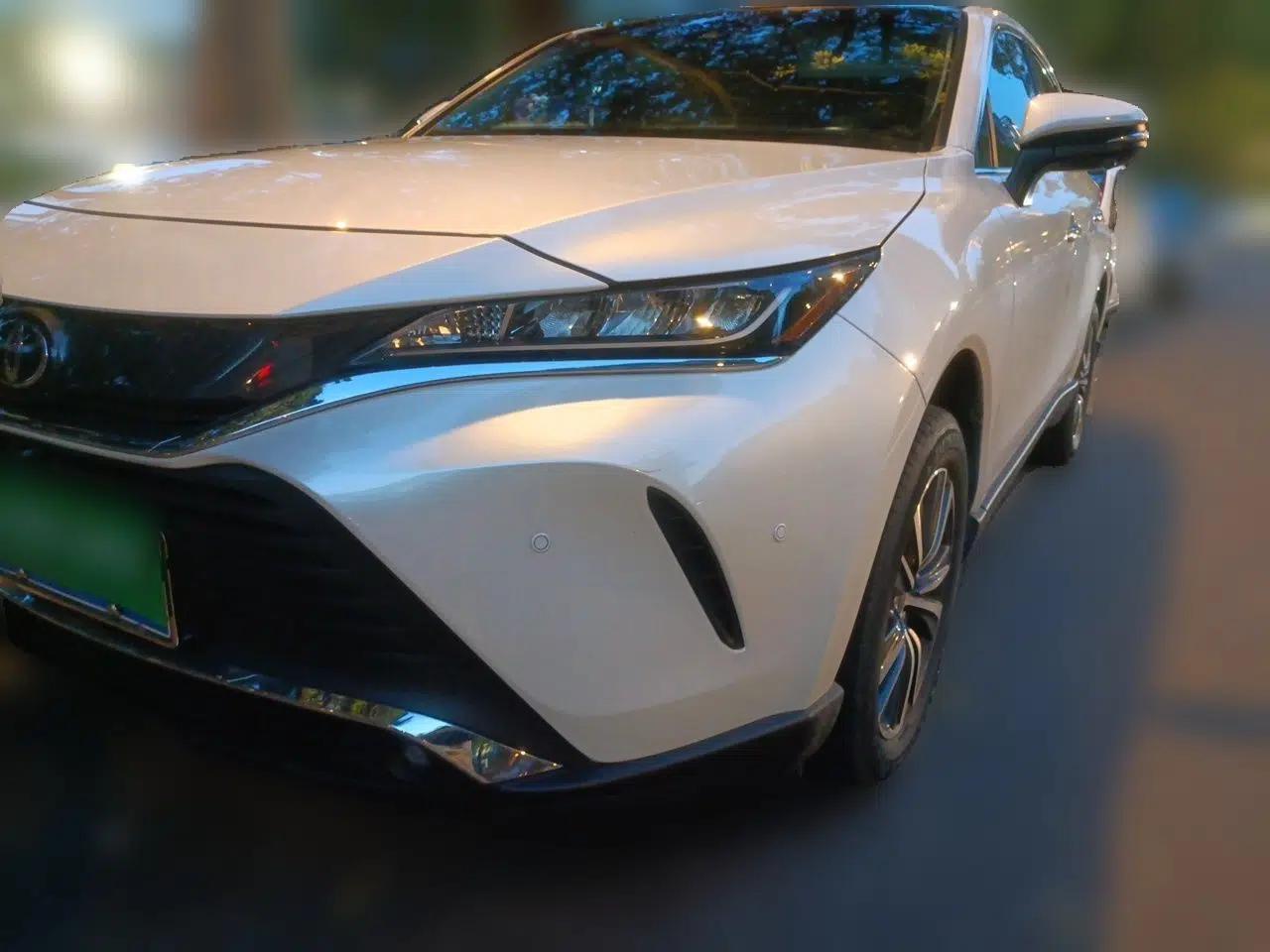 Toyota Harrier 2023 2.0L CVT Two-Wheel Drive Entry Version — миниатюра 1