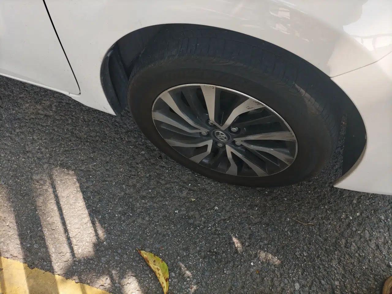 Toyota Corolla Hybrid E+ 2019 1.8L E-CVT Leading Edition — миниатюра 8