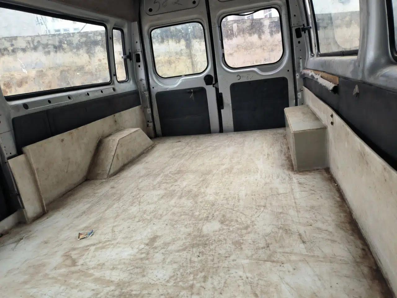 Ford Transit Custom 2016 2.2T Long-Wheelbase 6/7-Seater Mid-Roof Multi-Purpose Vehicle — миниатюра 17