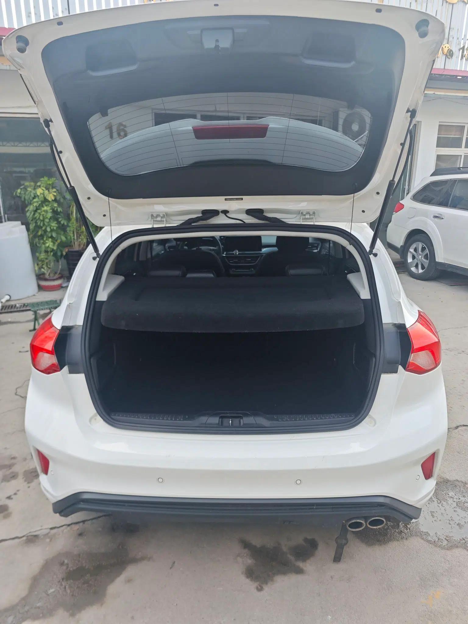Ford Focus Active 2020 EcoBoost 180 Automatic Trendy Model — миниатюра 15