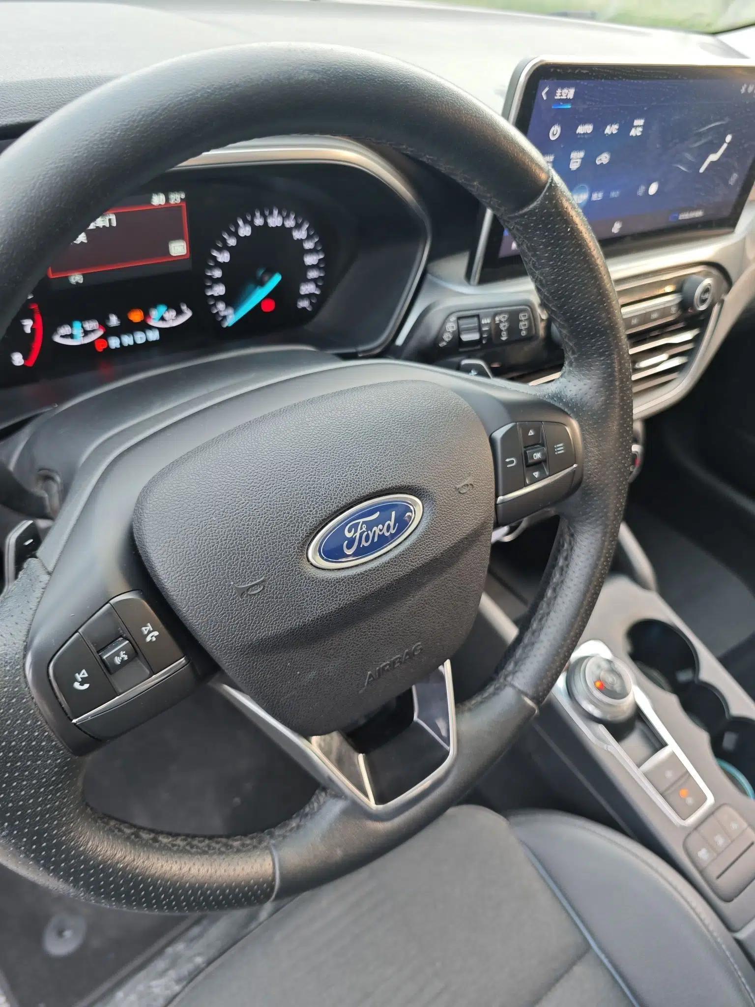 Ford Focus Active 2020 EcoBoost 180 Automatic Trendy Model — миниатюра 8