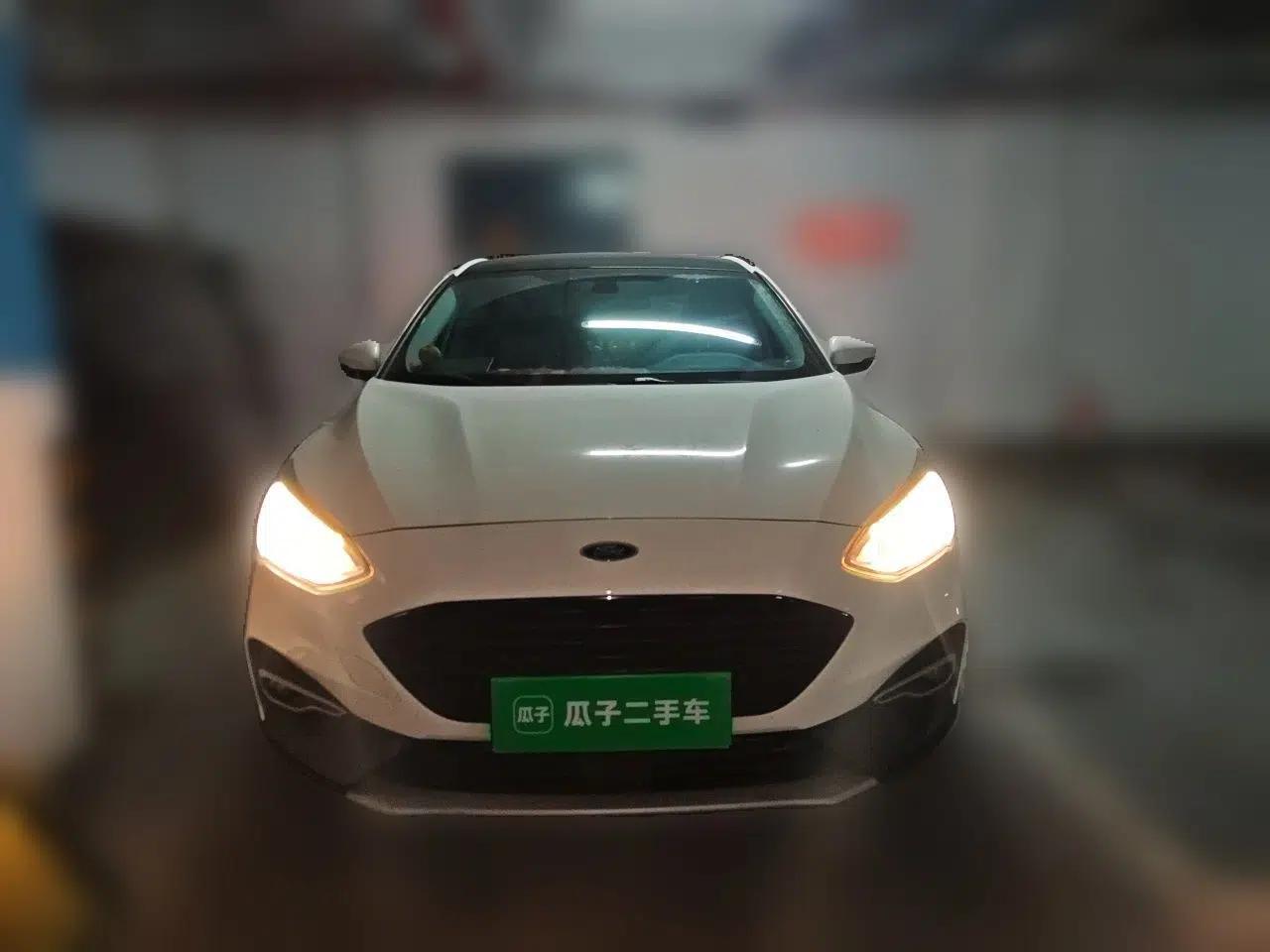 Ford Focus Active 2020 EcoBoost 180 Automatic Trendy Model — миниатюра 2