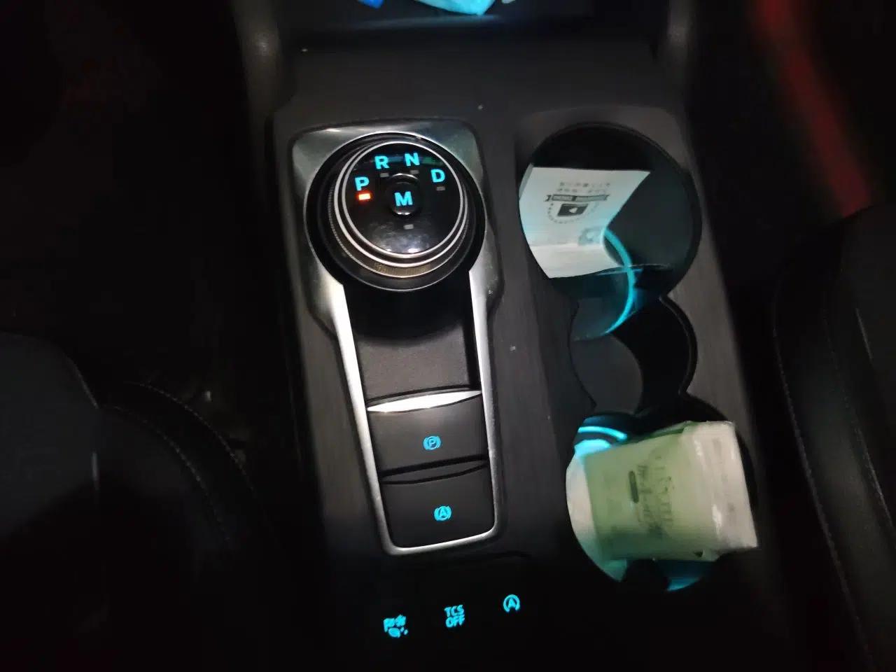 Ford Focus Active 2020 EcoBoost 180 Automatic Trendy Model — миниатюра 14