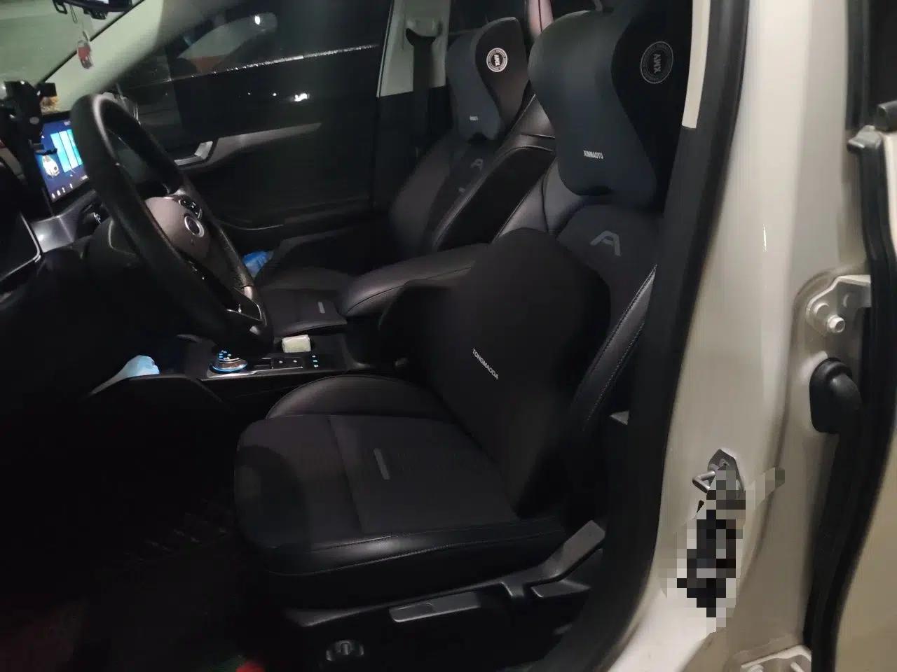 Ford Focus Active 2020 EcoBoost 180 Automatic Trendy Model — миниатюра 15