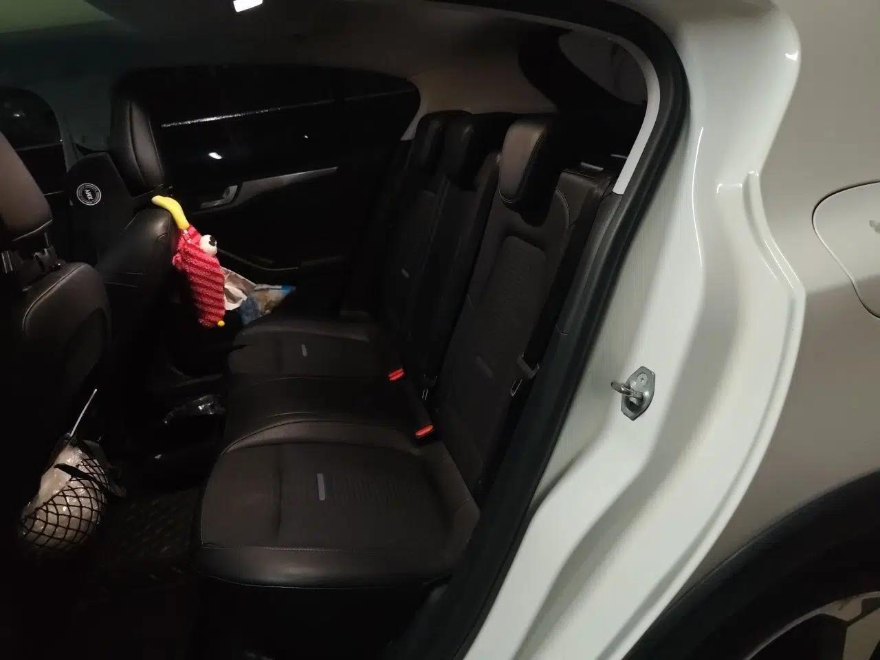 Ford Focus Active 2020 EcoBoost 180 Automatic Trendy Model — миниатюра 17