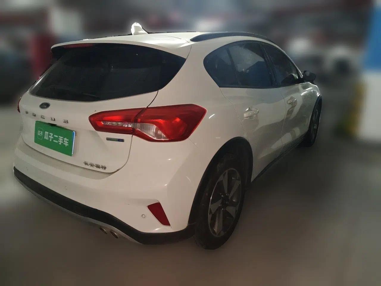 Ford Focus Active 2020 EcoBoost 180 Automatic Trendy Model — миниатюра 6