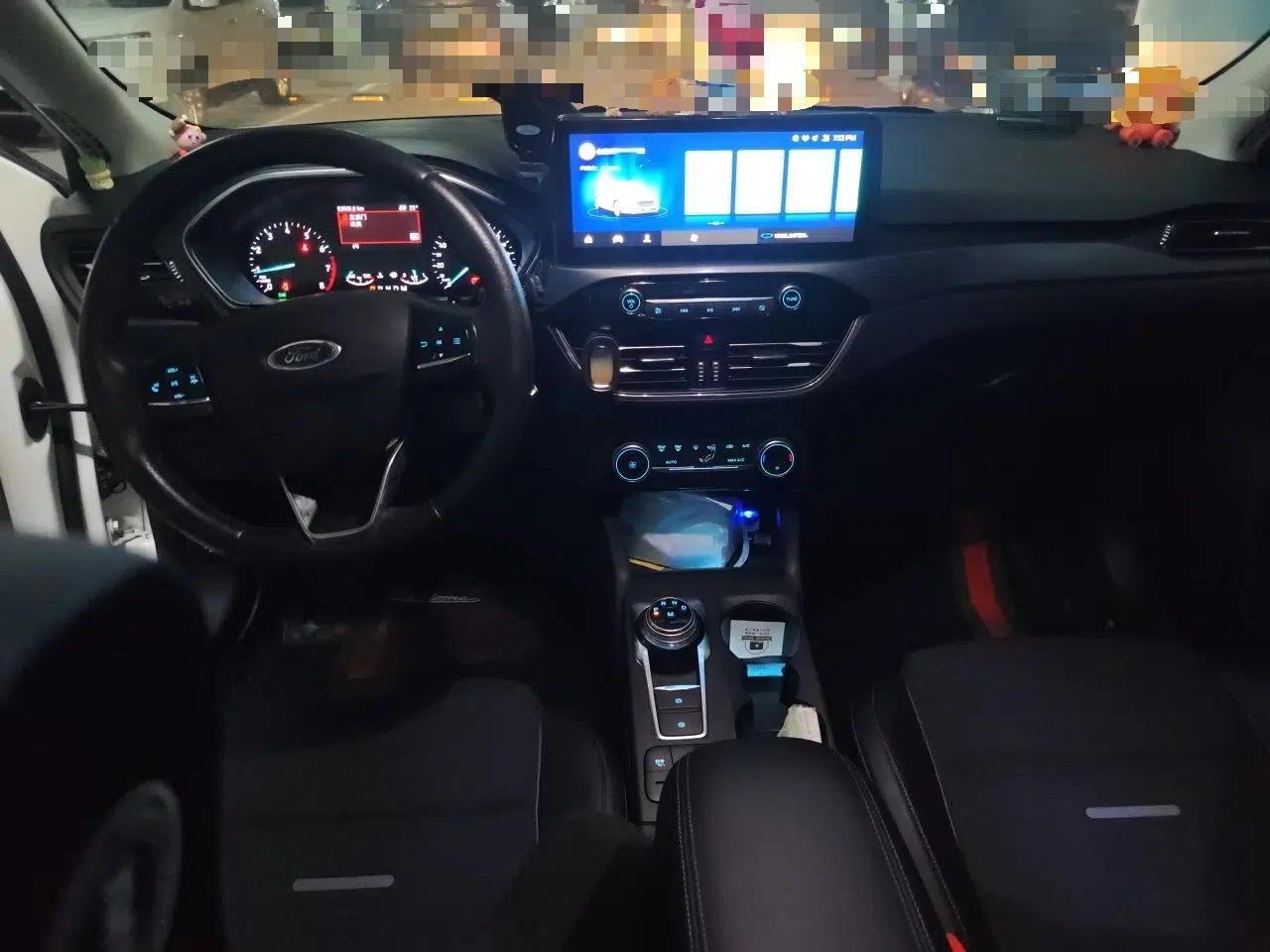 Ford Focus Active 2020 EcoBoost 180 Automatic Trendy Model — миниатюра 9