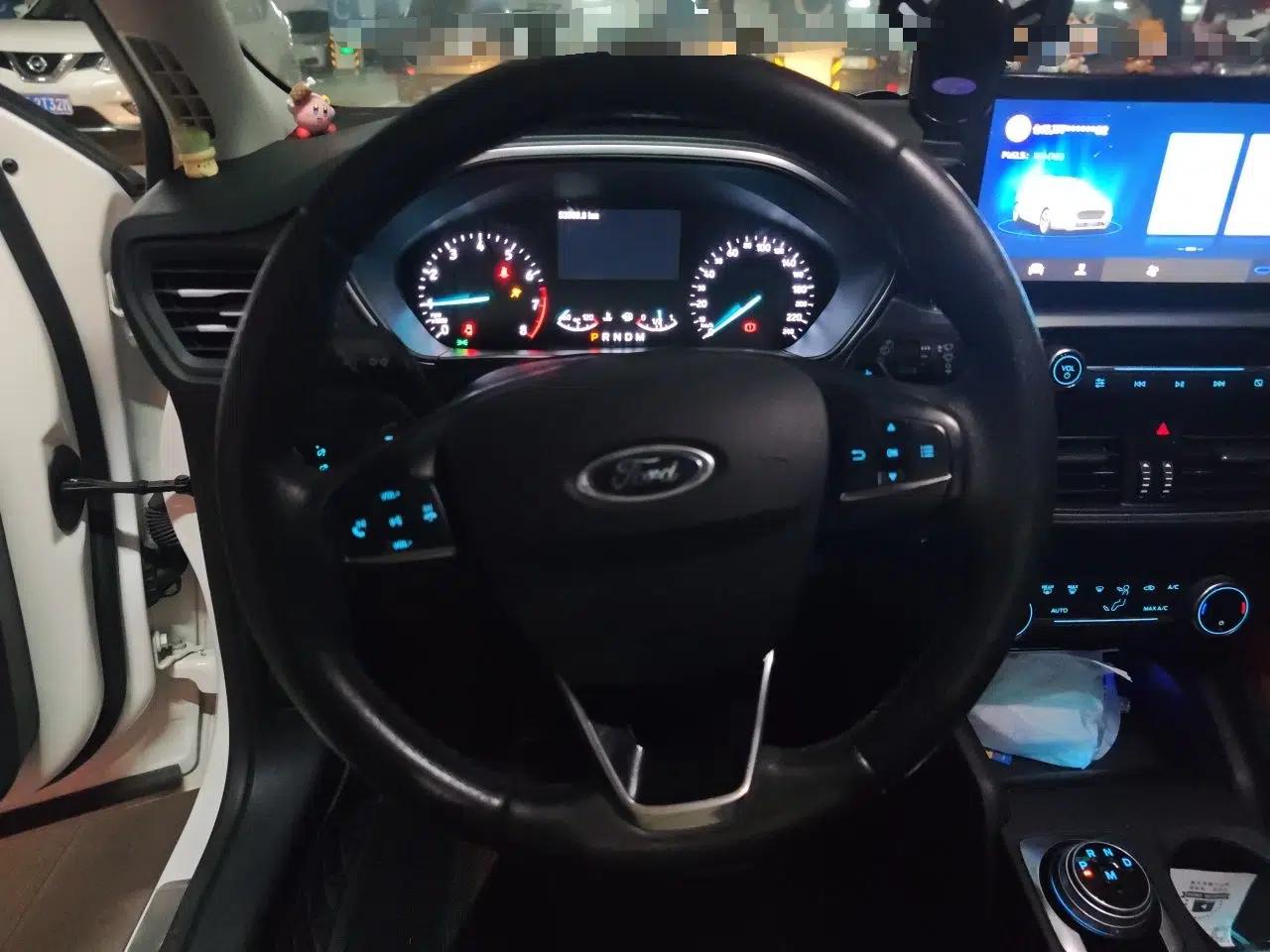 Ford Focus Active 2020 EcoBoost 180 Automatic Trendy Model — миниатюра 10