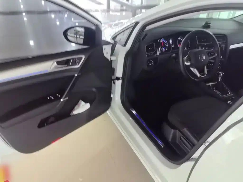 2020 Golf EV — миниатюра 16