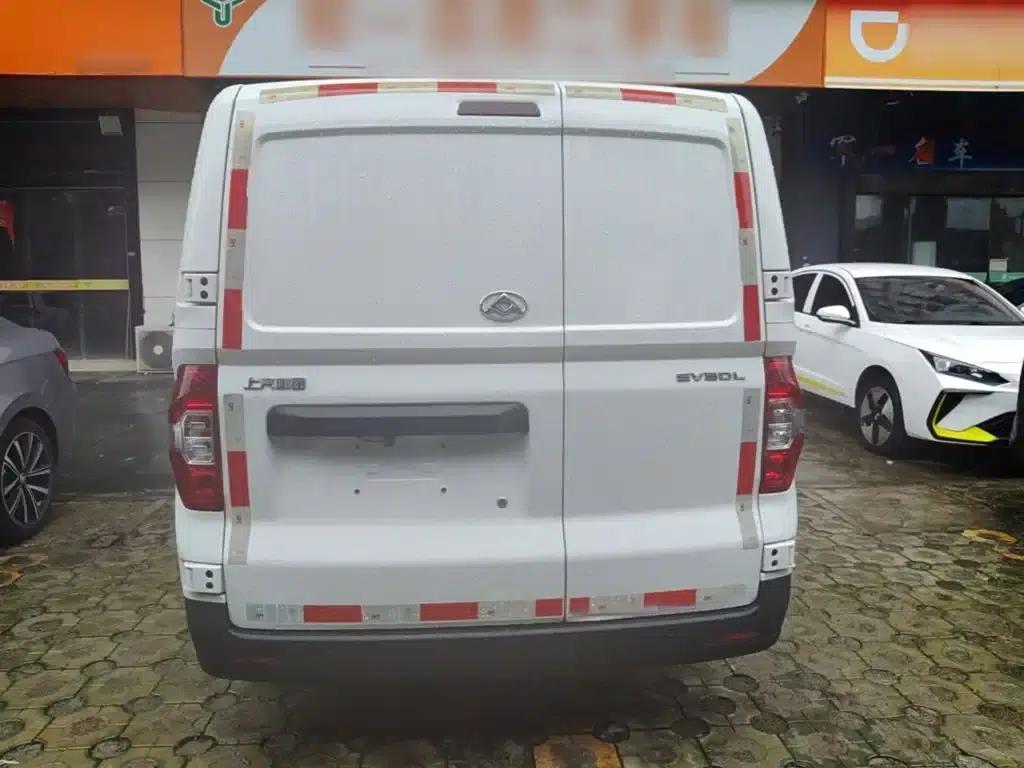 Maxus EV30 2023: Pure Electric Intelligent Logistics Expert - Long Wheelbase Guoxuan — миниатюра 6