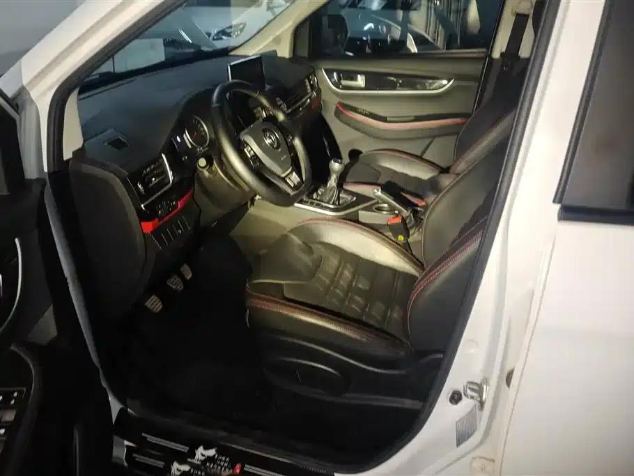 Fengxing SX6 2019 1.6L Manual Deluxe Edition (China VI Emission Standard) — миниатюра 9