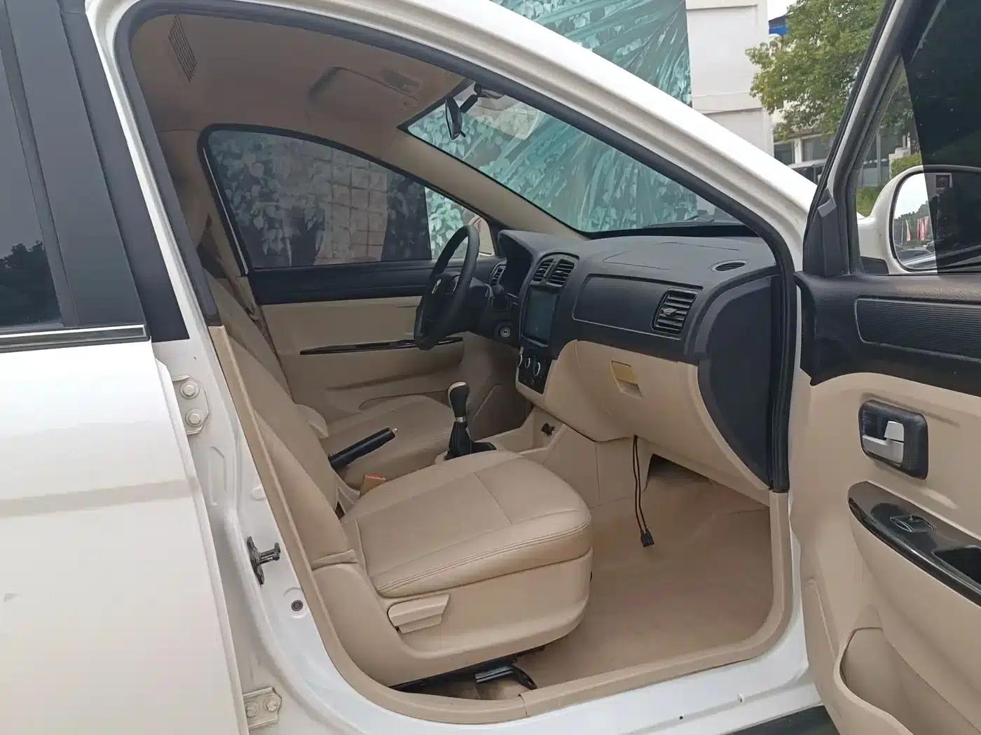 Fengguang 370 2016 Model 1.5L Manual Standard II 7-Seater — миниатюра 11