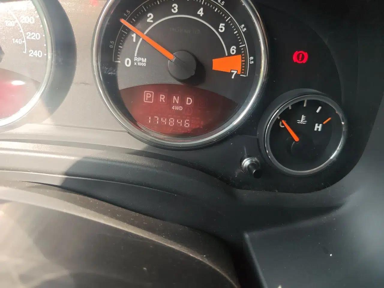 Jeep Patriot 2014 2.4L Luxury Navigation Edition — миниатюра 12