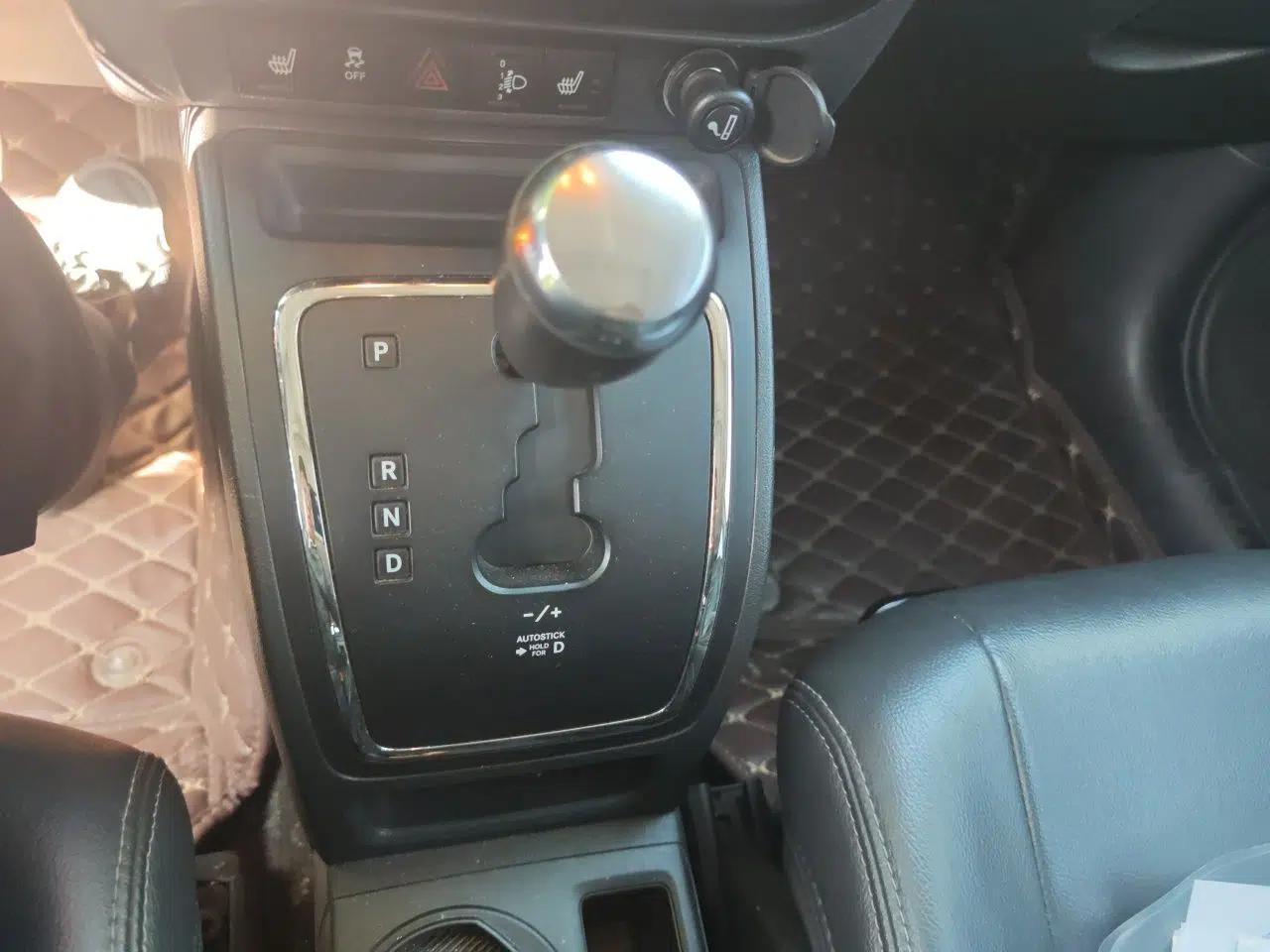Jeep Patriot 2014 2.4L Luxury Navigation Edition — миниатюра 14