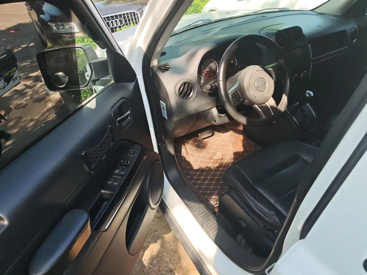 Jeep Patriot 2014 2.4L Luxury Navigation Edition — миниатюра 16
