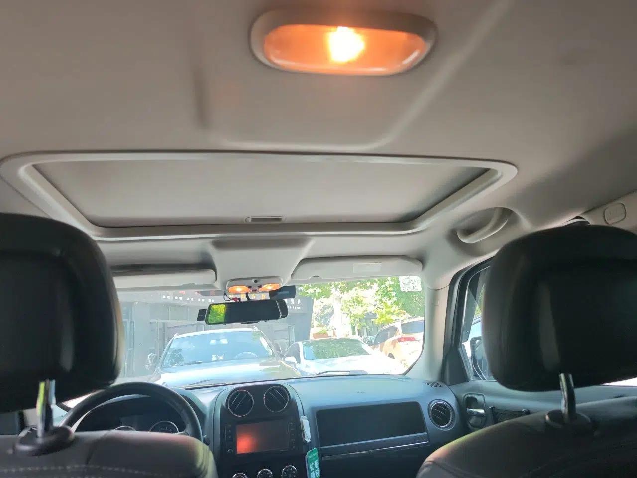 Jeep Patriot 2014 2.4L Luxury Navigation Edition — миниатюра 18