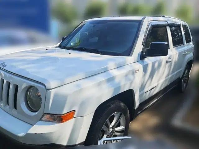Jeep Patriot 2014 2.4L Luxury Navigation Edition