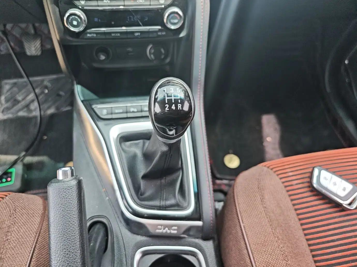 JAC Group Refine R3 2018 1.6L Manual Luxury Smart Model — миниатюра 21