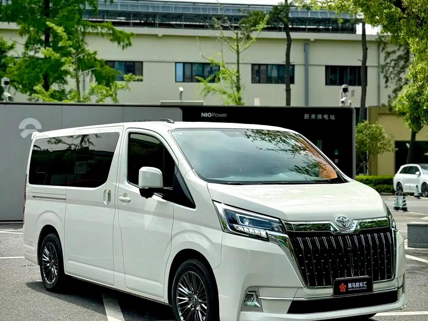 2024 HIACE 3.5L Automatic — миниатюра 2
