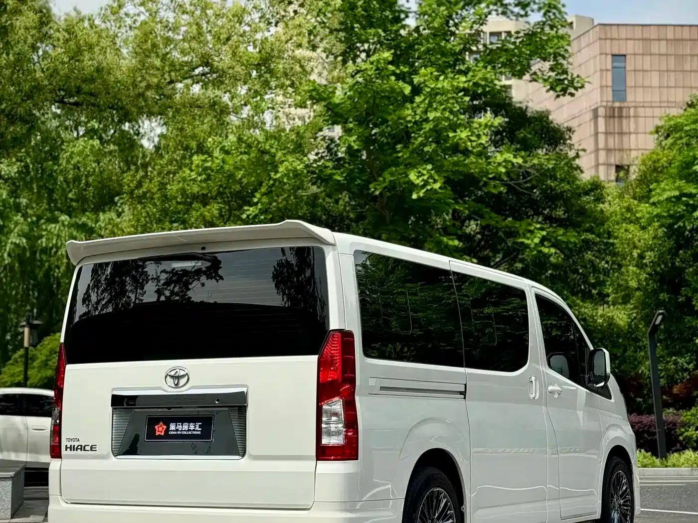 2024 HIACE 3.5L Automatic — миниатюра 10