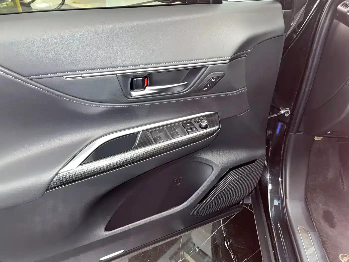 Venza 2023 2.5L Intelligent Hybrid Dual Engine AWD Supreme Edition — миниатюра 17