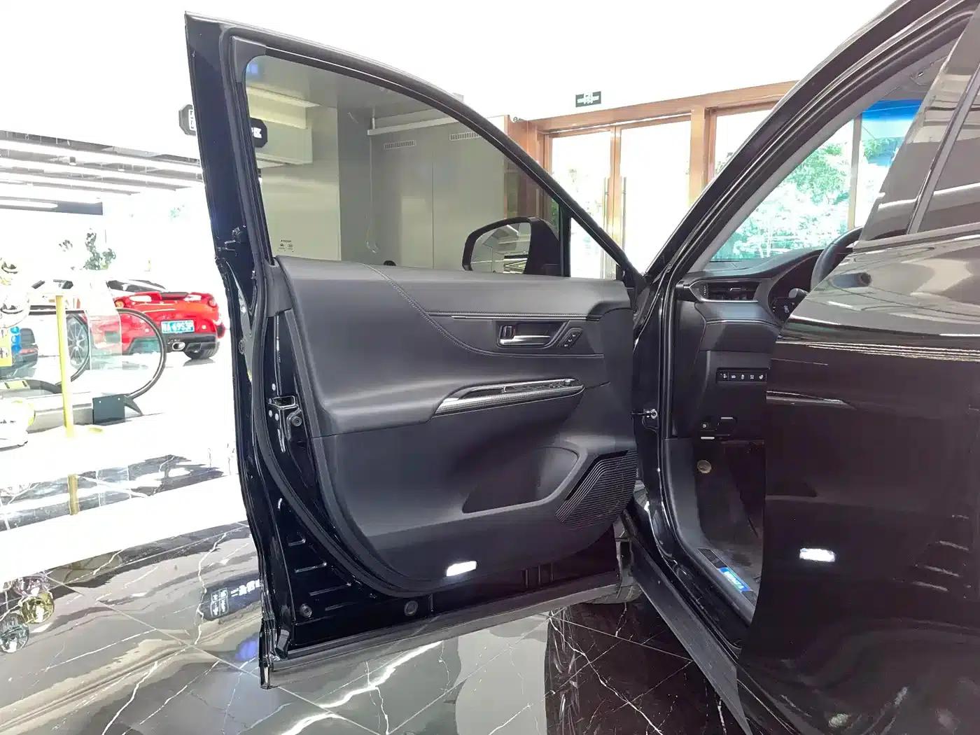 Venza 2023 2.5L Intelligent Hybrid Dual Engine AWD Supreme Edition — миниатюра 18