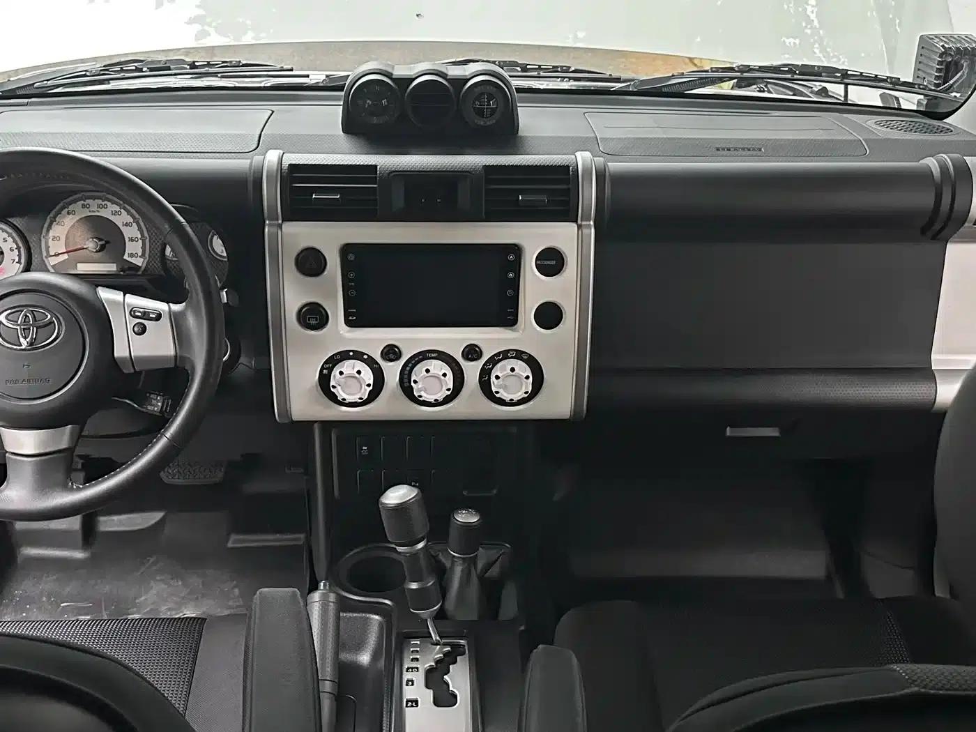 2019 FJ Cruiser 4.0L Middle East Edition — миниатюра 10