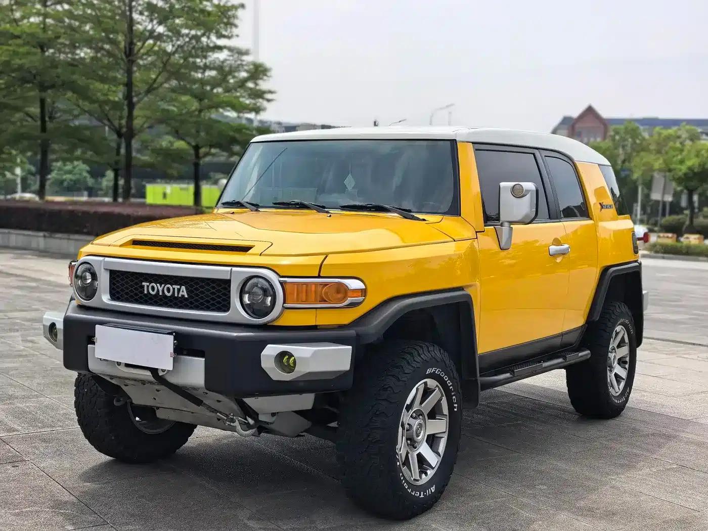 2018 FJ Cruiser 4.0L Automatic — миниатюра 1
