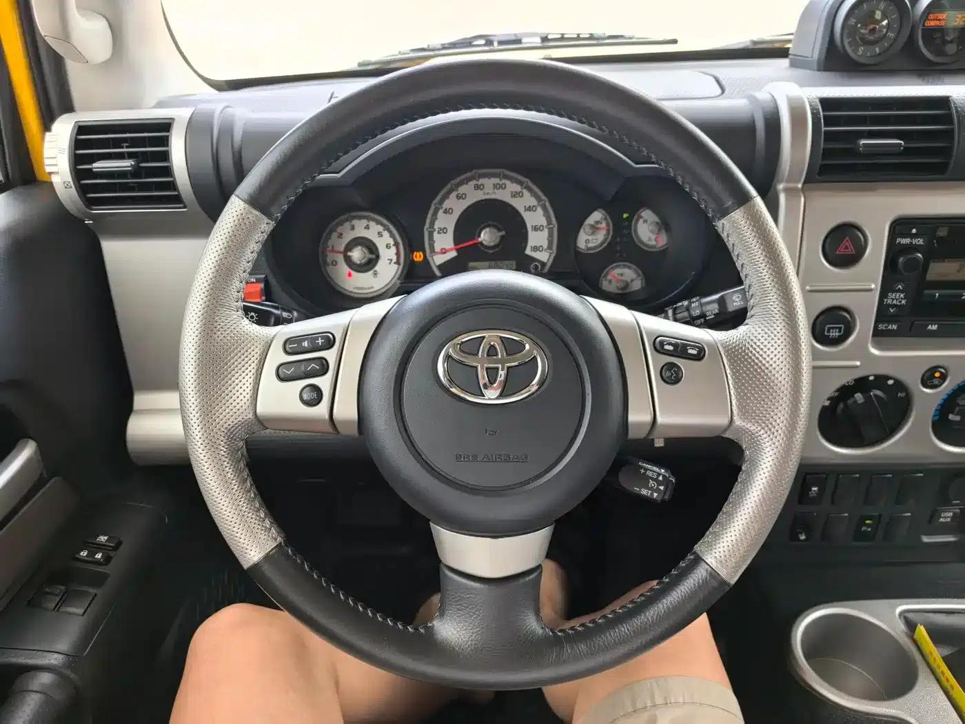 2018 FJ Cruiser 4.0L Automatic — миниатюра 12
