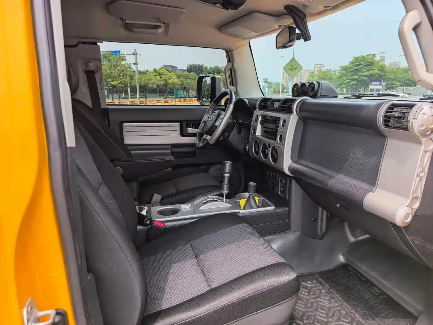 2018 FJ Cruiser 4.0L Automatic — миниатюра 9