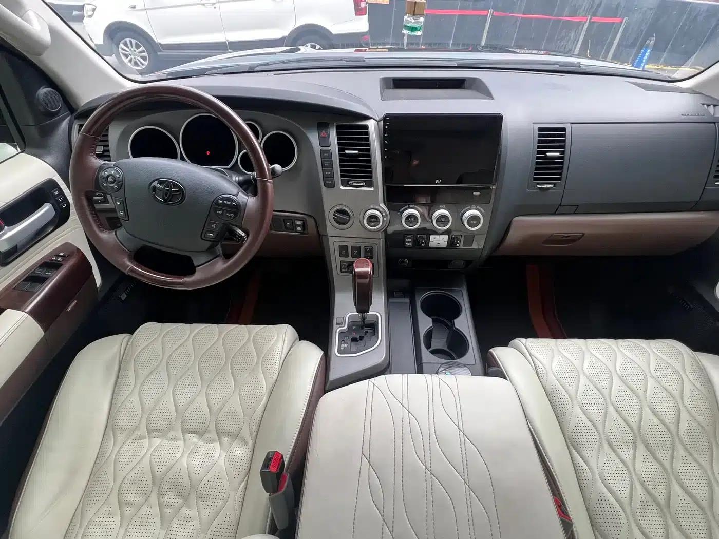 Sequoia 2010 5.7 Platinum Edition — миниатюра 7