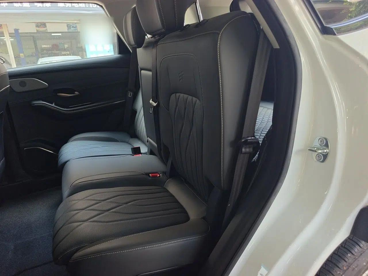 JETOUR X90 PRO 2024 1.6T DCT Luxury Edition 5 Seats — миниатюра 17