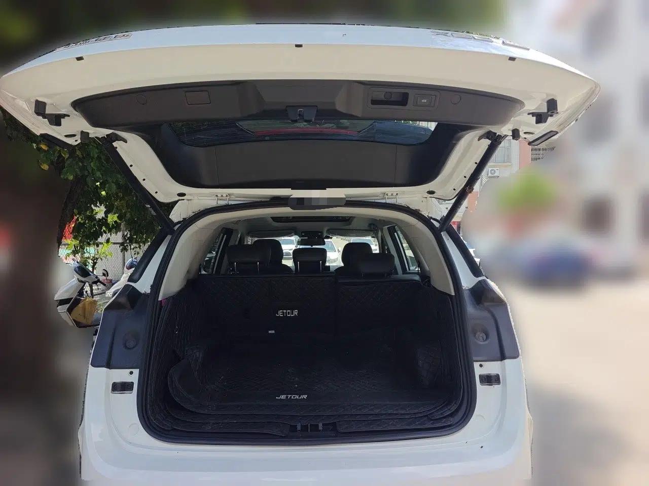 JETOUR X90 PRO 2024 1.6T DCT Luxury Edition 5 Seats — миниатюра 19