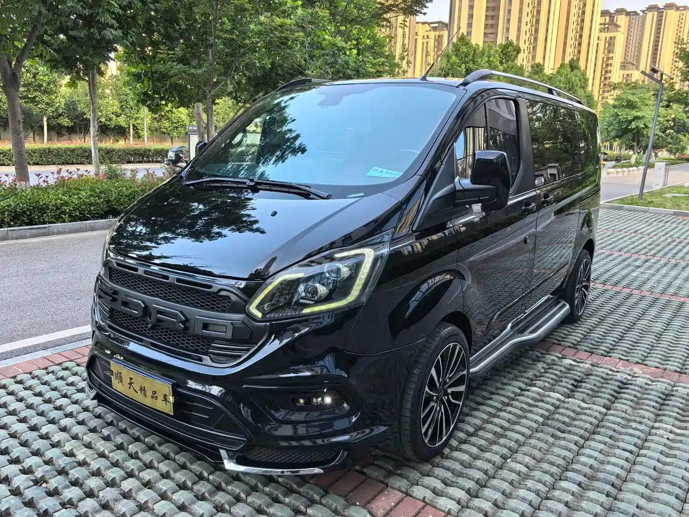 Tourneo 2023 2.0T Automatic Premium Edition — миниатюра 1
