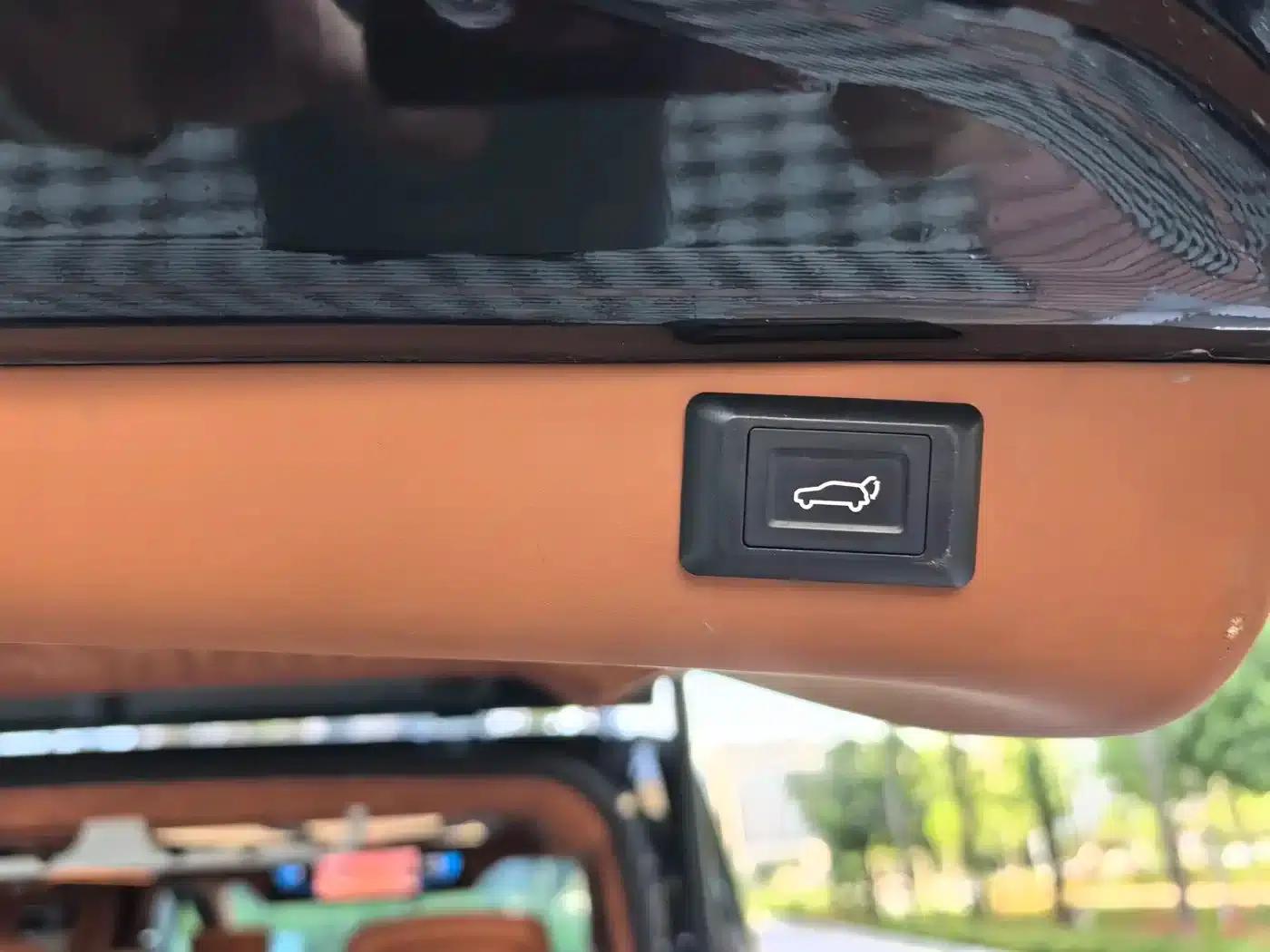 Tourneo 2023 2.0T Automatic Premium Edition — миниатюра 23