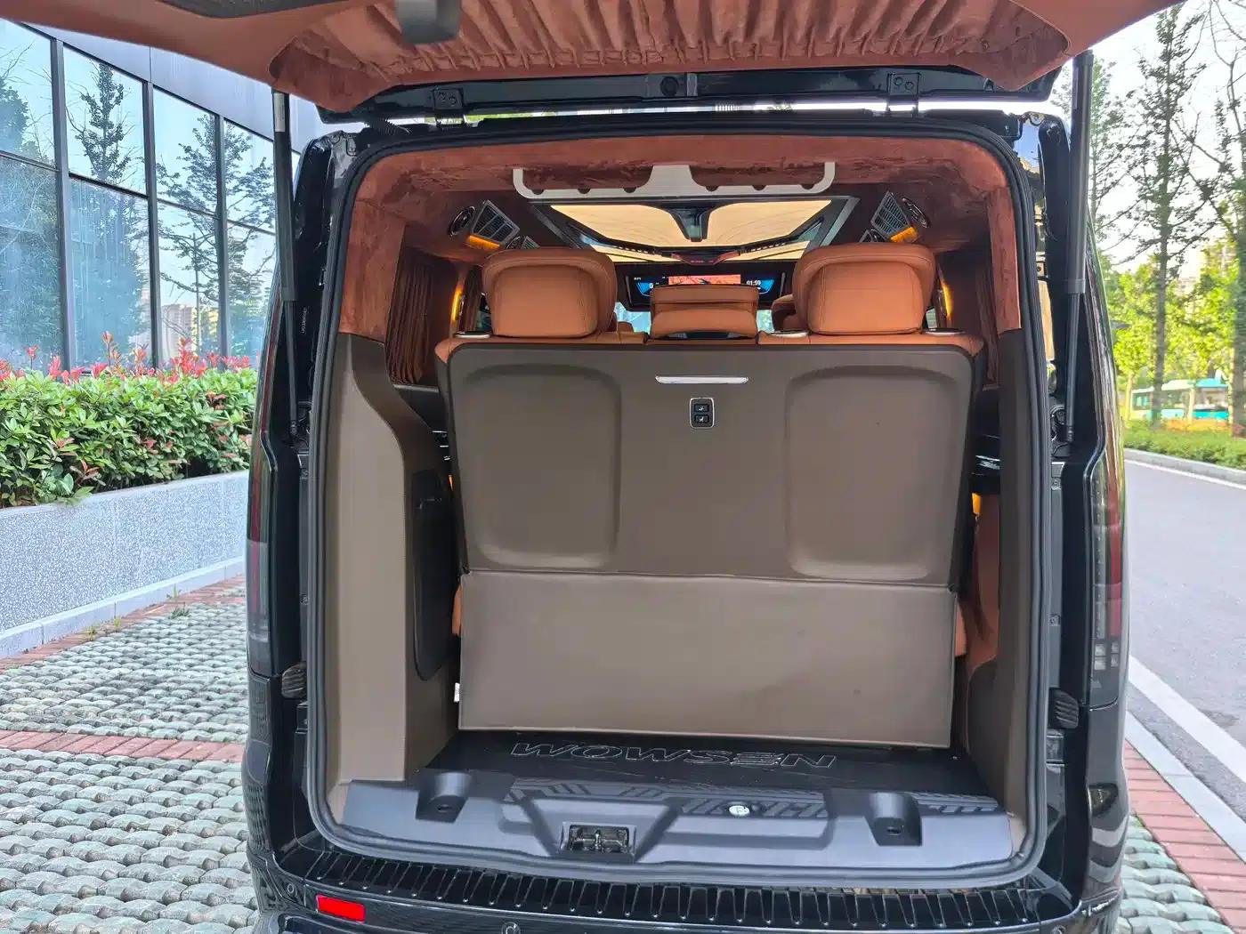 Tourneo 2023 2.0T Automatic Premium Edition — миниатюра 24