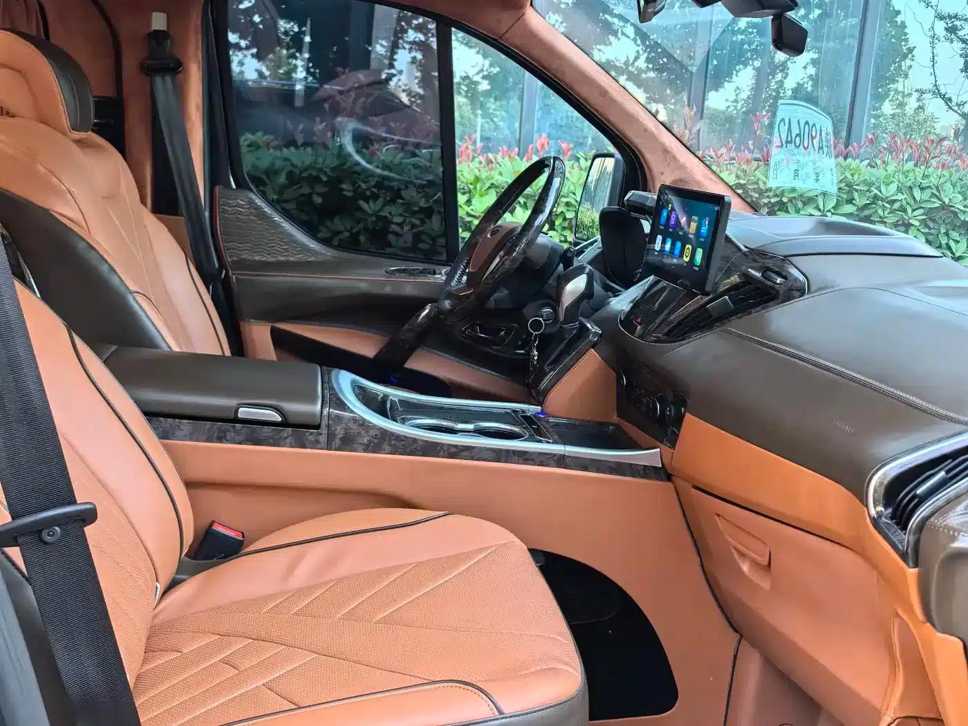 Tourneo 2023 2.0T Automatic Premium Edition — миниатюра 26