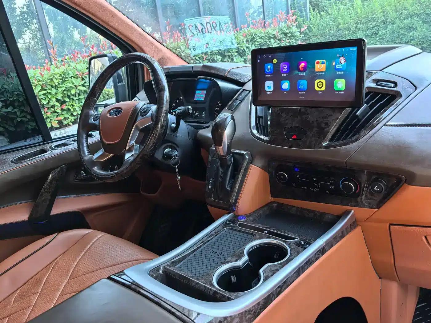 Tourneo 2023 2.0T Automatic Premium Edition — миниатюра 27