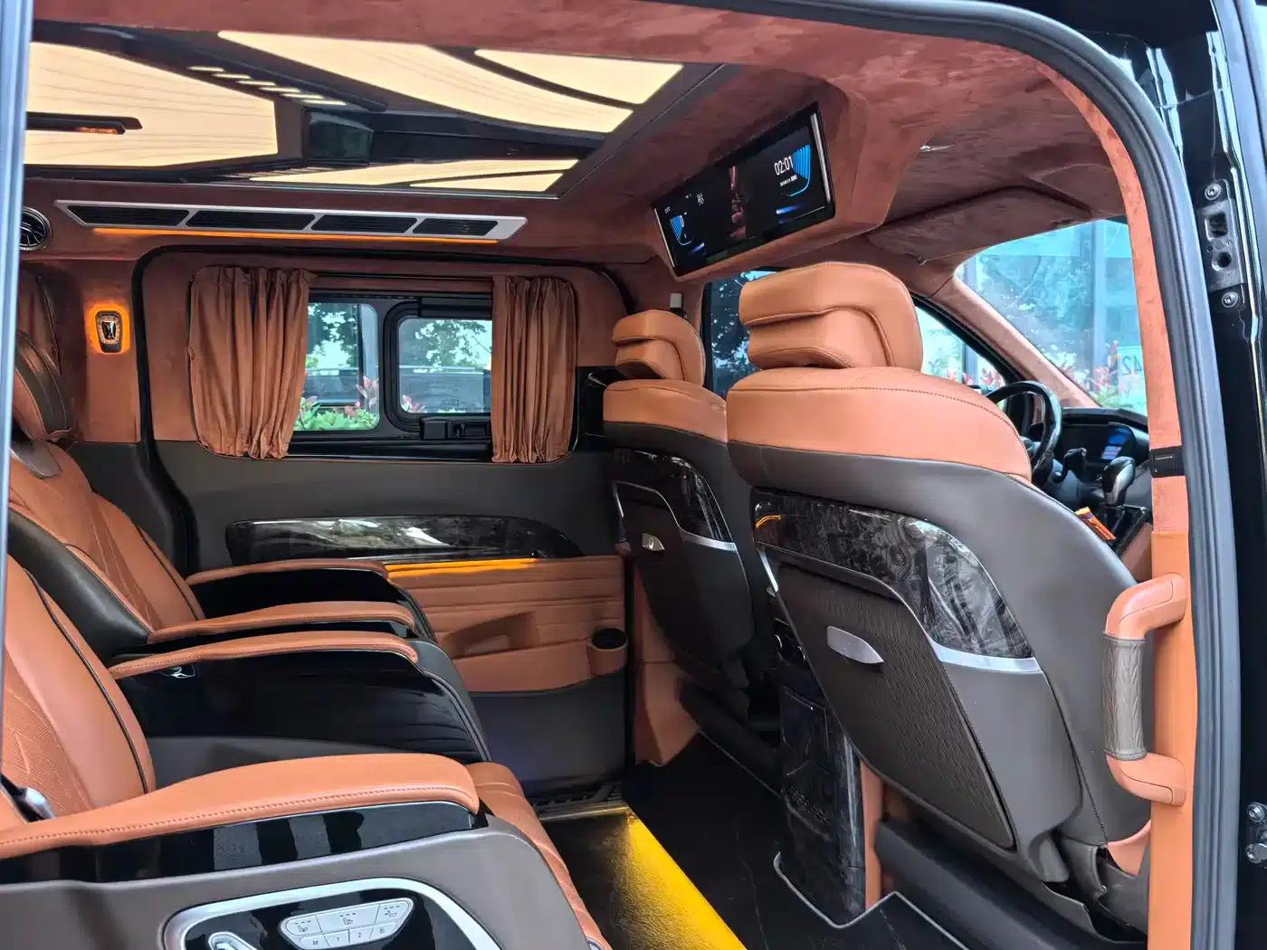 Tourneo 2023 2.0T Automatic Premium Edition — миниатюра 30