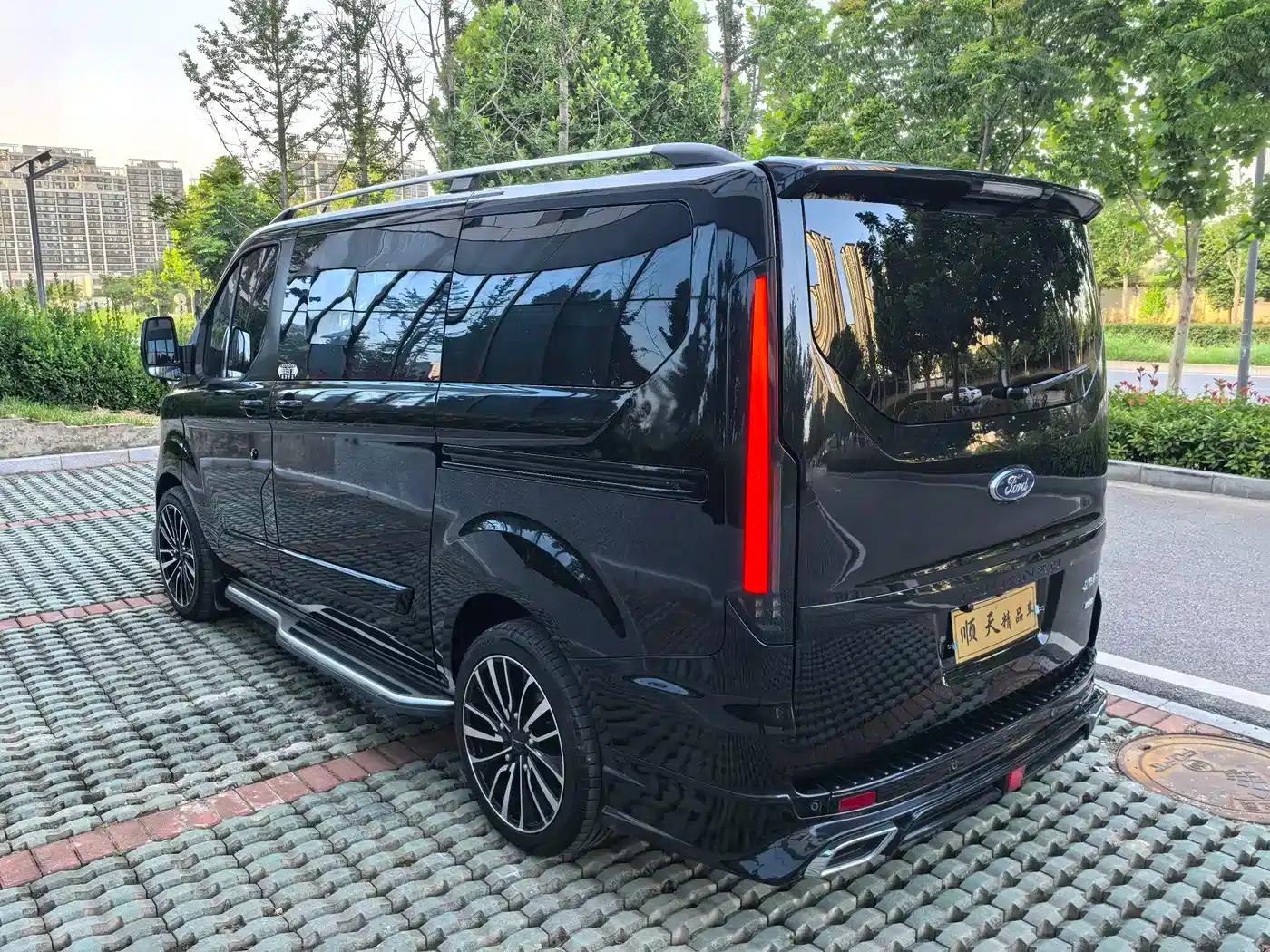 Tourneo 2023 2.0T Automatic Premium Edition — миниатюра 6