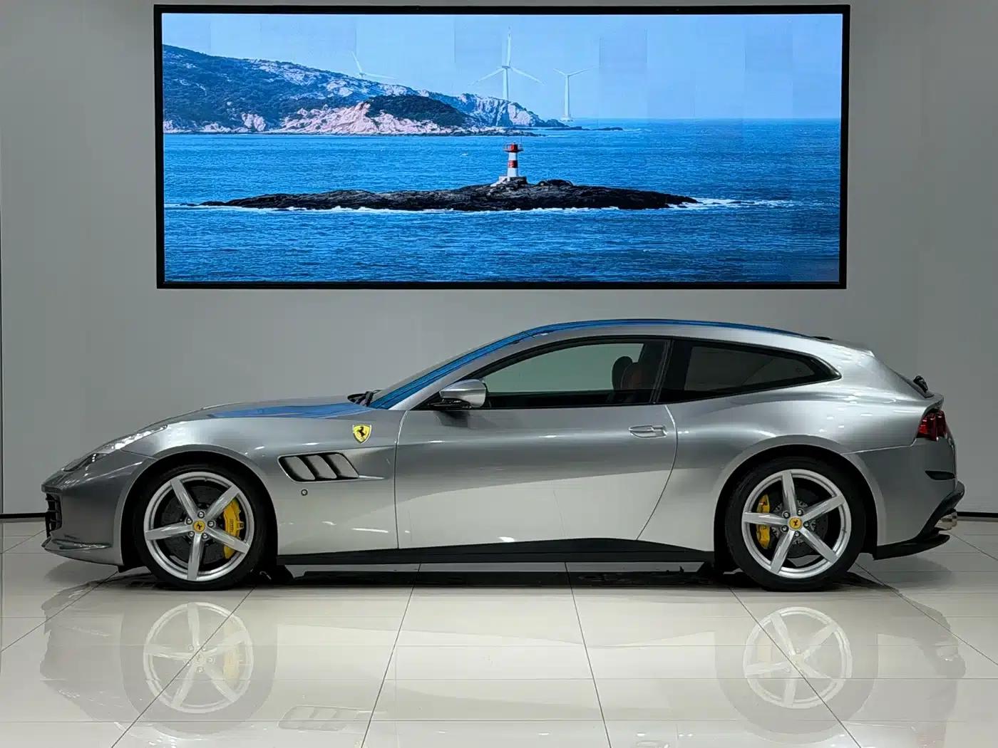 2017 GTC4Lusso 3.9T V8 — миниатюра 3