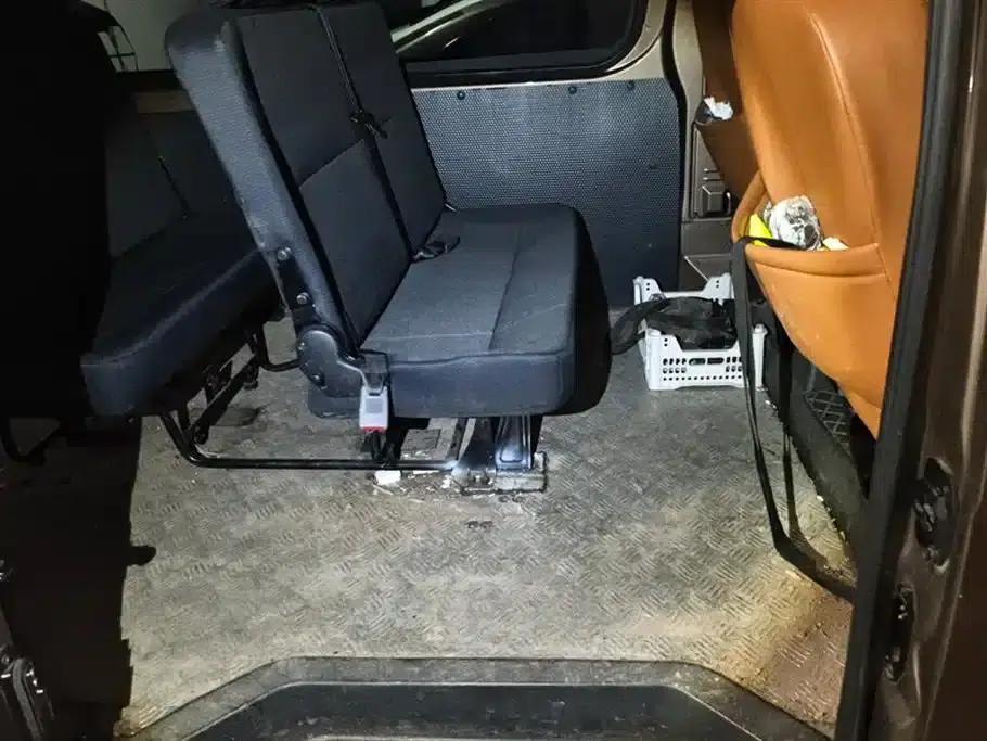 Fengjing G5 2022 2.0L Gasoline Commercial Vehicle Edition with Window Cover, 5/6 Seats, 1TZS — миниатюра 11