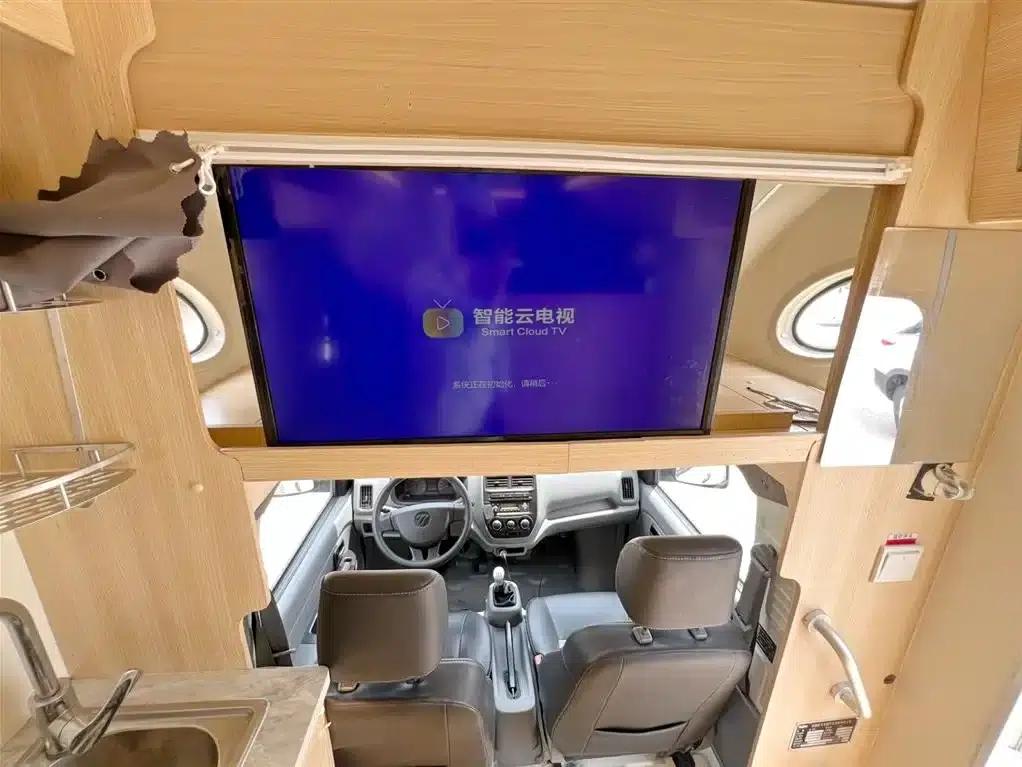 Xiangling V C-type motorhome, 2022 model, 1.5L manual transmission — миниатюра 7