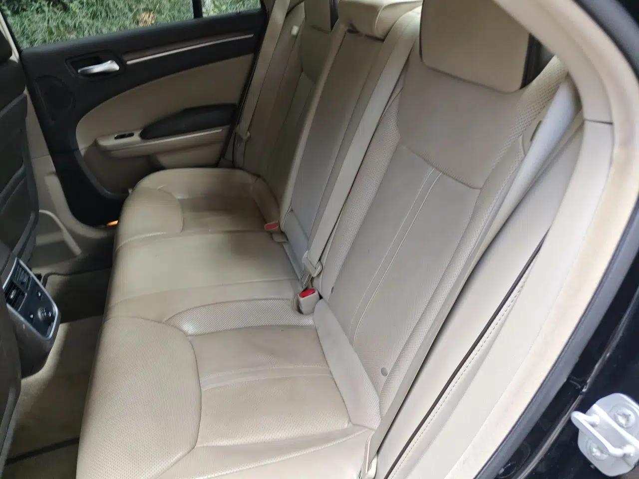 Chrysler 300C 2014 3.0L Excellence Edition — миниатюра 17