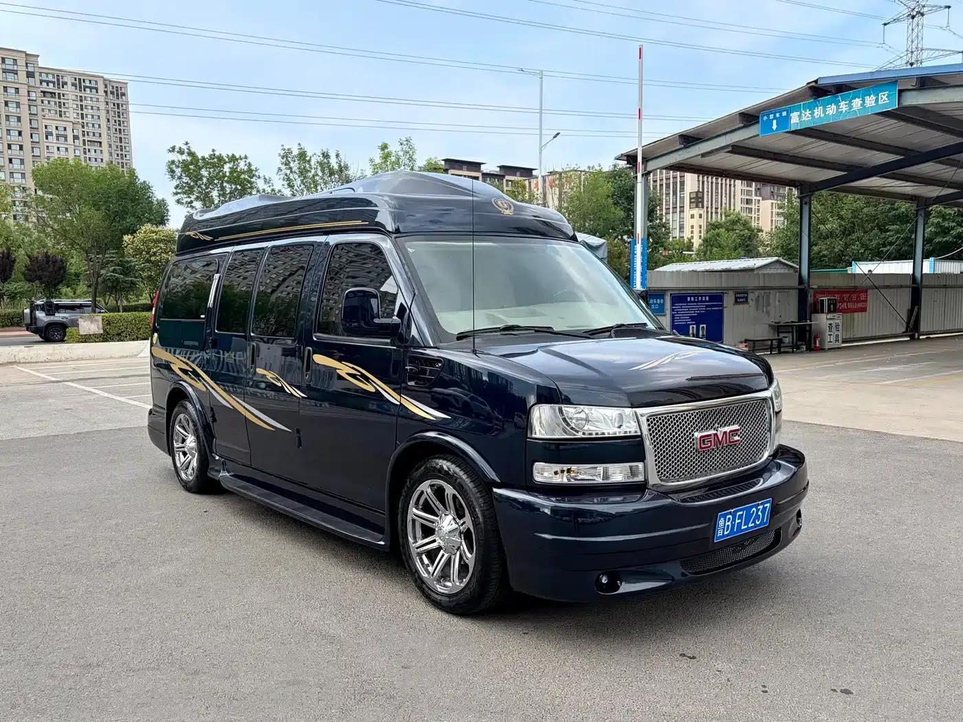 2013 SAVANA 5.3L Leader Edition — миниатюра 1