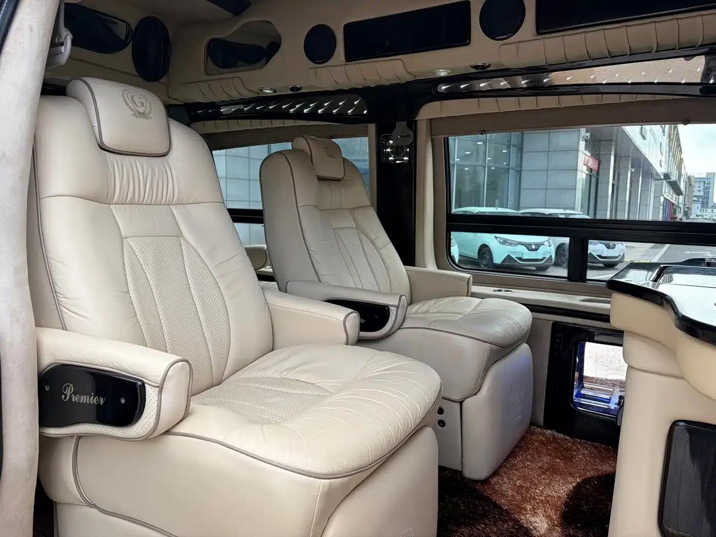 2013 SAVANA 5.3L Leader Edition — миниатюра 11